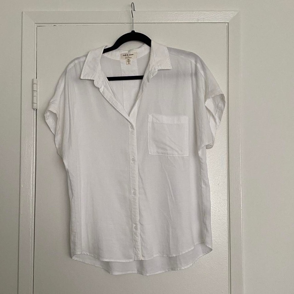Brand new w/o tags short sleeve cuffed button up top by Cloth & Stone